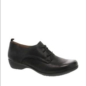 Dansko Finola 39 black oxford leather shoe